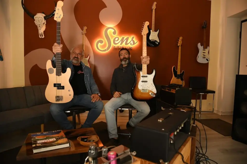 Foto di Sens Guitars and Amps